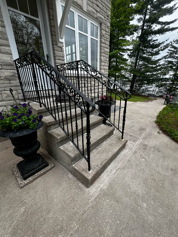 15_exterior_railings