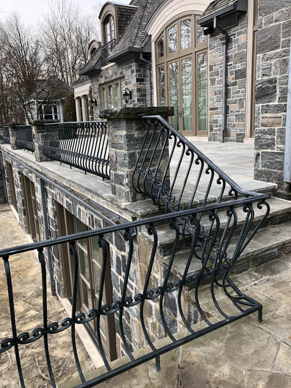 20_exterior_railings